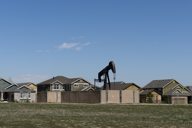 GettyImages-468381302 - colorado oil well pad.jpg